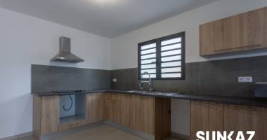 a louer la possession  - appartement f4 en duplex - loyer 1387 cc - libre à partir du 1er novembre