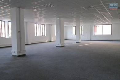 Location  Local commercial ANTANANARIVO () - MADAGASCAR