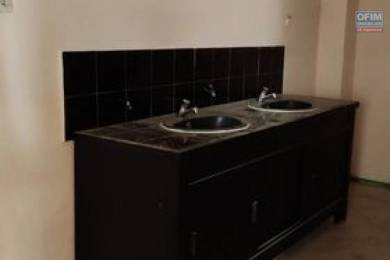 Location  Local commercial ANTANANARIVO () - MADAGASCAR