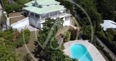 À vendre villa f6 avec piscine - 702 450 € nÉgociable