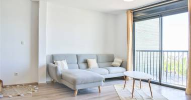 spacieux t5 meublé de 120m2 en colocation 450€
