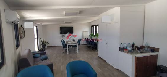 Location  Local Commercial Saint-Pierre (97410) - REUNION
