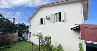 saint joseph 97480 - maison f5 a etage - lumineuse et entretenue - quartier prise