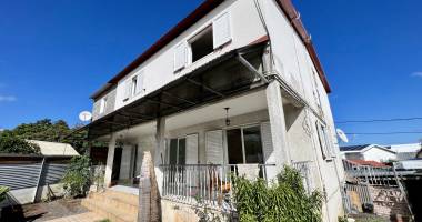 saint pierre 97410 - ensemble immobilier À rafraichir - quartier calme