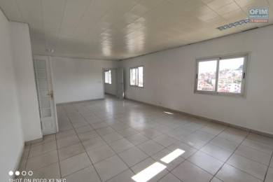 Location  Local commercial ANTANANARIVO () - MADAGASCAR