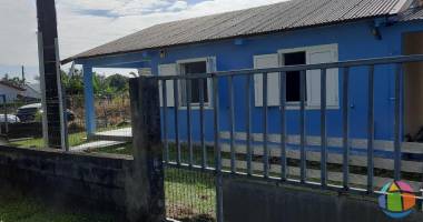 maison traditionnelle de 61 m2, implantée sur un terrain plat de 738 m2 à saint-andré 