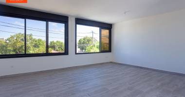 saint pierre local de 35 m² - 800