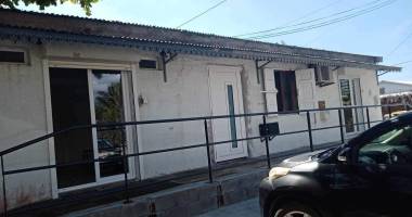 local d’activité professionnel médical de 100 m2 environ + parkings secteur beauvallon