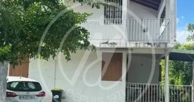 À vendre : villa t6 dans un quartier calme à baie-mahault 299 000 €