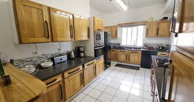 a vendre villa f6+ t2 saint denis