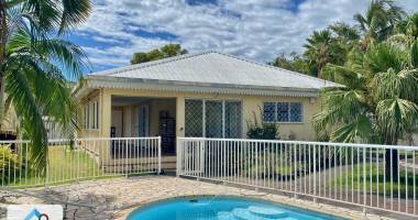 saint pierre 97410 - villa f4 en parfait etat + piscine - emplacement de choix