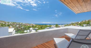 penthouse de 297m2 au sol  avec vue mer et jacuzzi à saint gilles les bains ref 241844