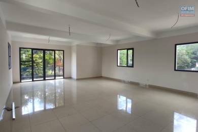Location  Local commercial ANTANANARIVO () - MADAGASCAR