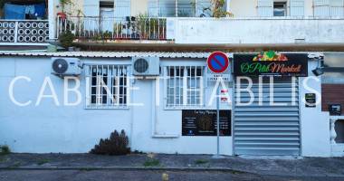 À louer   un local commercial d’environ 68.60 m2 - saint-denis - 1 671,00 € ttc