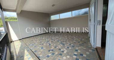 À louer - appartement de type f4 d'environ 92,04 m2 - saint-joseph - 1 335.00 €