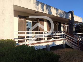Achat  Local commercial  Saint-Pierre (97410) - REUNION
