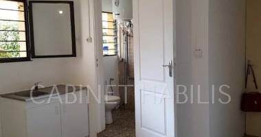 a louer - studio d'environ 17,35 m2 - saint-denis- 490 €