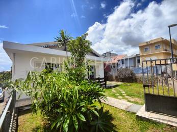 Location  Local Professionnel Sainte-Clotilde (97490) - REUNION