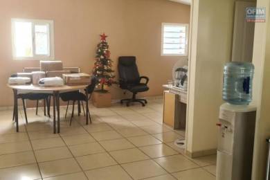Location  Local commercial Tampon (97430) - REUNION