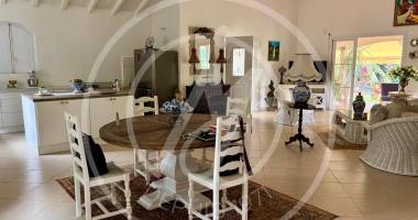 À vendre : maison t4 de plain-pied À petit-bourg - 580 000 €