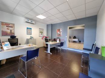Location  Local Commercial Saint-Pierre (97410) - REUNION
