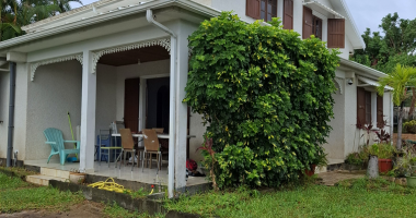 a vendre f5/6 d'env. 118m2 sur 292 m2 de terrain, bras des chevrettes, saint andré