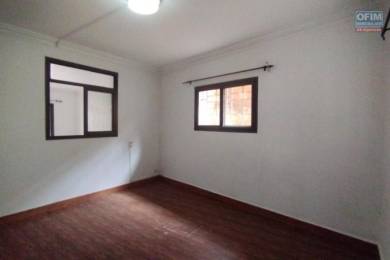 Location  Local commercial ANTANANARIVO () - MADAGASCAR