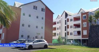 a vendre ce bel appartement de type t2 (une chambre) ( 0692540262 henri tafa)