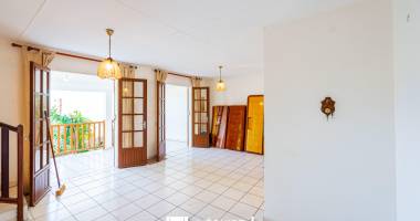 bas de bellepierre, secteur la source-villa t5 sur 650 m2 de terrain