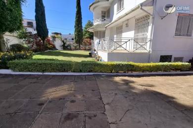Location  Local commercial ANTANANARIVO () - MADAGASCAR