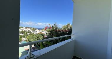 t2 duplex avec vue mer   dernier étage avec ascenseur   saint-pierre / ravine des cafres