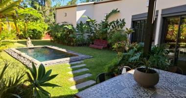 maison contemporaine au cœur d'un écrin de verdure