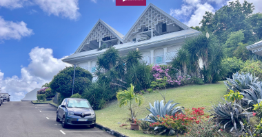 À vendre   appartement t3 en rez-de-chaussée    résidence prisée de bas du fort avec piscine