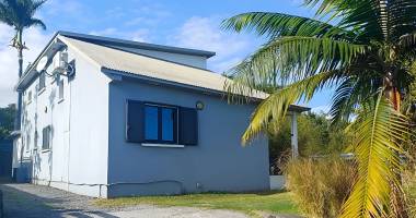 la ravine des cabris -  jolie maison f4 de 140 m² - loyer 1 500   cc- disponible  de suite