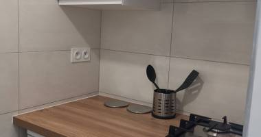 beau studio meuble proche de toute commodite