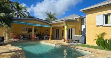 a duparc maison de type t5/6 de 160m² - studio de 25 m² - piscine - jacuzzi - jardin