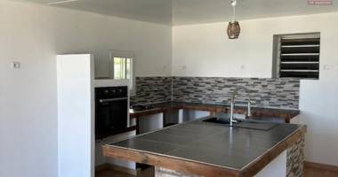 villa f5 terre sainte