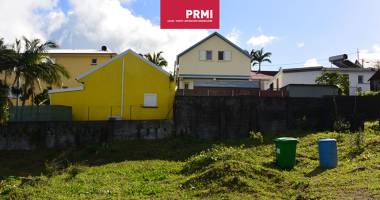 chez prmi / terrain constructible à petite-île / 475 m2