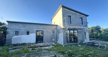 saint joseph 97480 - villa f4 À terminer - secteur calme - proche des commoditÉs - beau potentiel