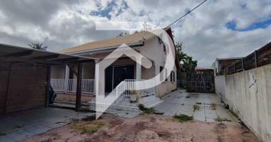 en bout d'impasse, ville f4 de130 m2 à rafraichir!