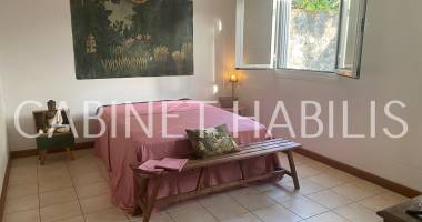 a louer - maison t5 meuble d'environ 134,28 m2 - saint-benoit - 1 150.00 €