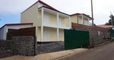 maison f4 - 84m2 + abri voiture - st pierre à 2 mn de l'hopital