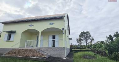 grande maison familiale avec 5 chambres, grand jardin, situÉe À chemin du cap