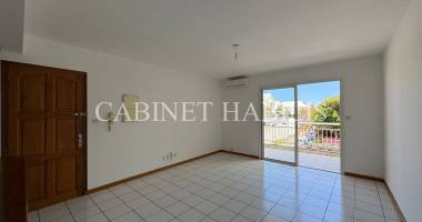 À louer - appartement de type f3 d'environ 83.25 m2 - saint-pierre - loyer 993.91 €