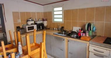 a louer maison f4 non meublée sur saint-gilles les hauts à 900 euros!