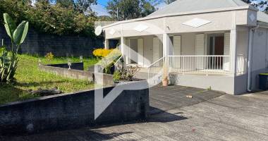 maison type créole f4 sur 918m² au pk 14