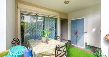 a vendre à la technopole sainte clotilde, appartement t2 , avec jardins et varangue