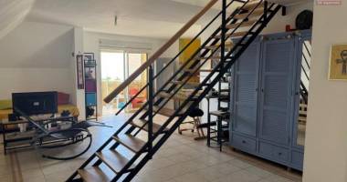 a vendre magnifique appartement duplex atypique de type f3 d'environ 83 m² le tampon trois mares