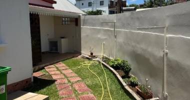 charmante maison f4 meublée à terre-sainte saint-pierre