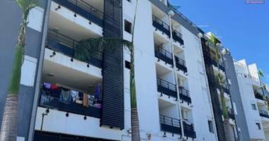 a vendre ce bel et spacieux de type  f1 de 41,32m2 habitable sur la résidence passerelle à sainte clotilde.